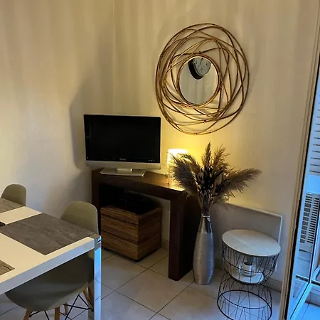 Apartment T2 Avec Terrasse Centre D'aix En Provence Aix-en-Provence